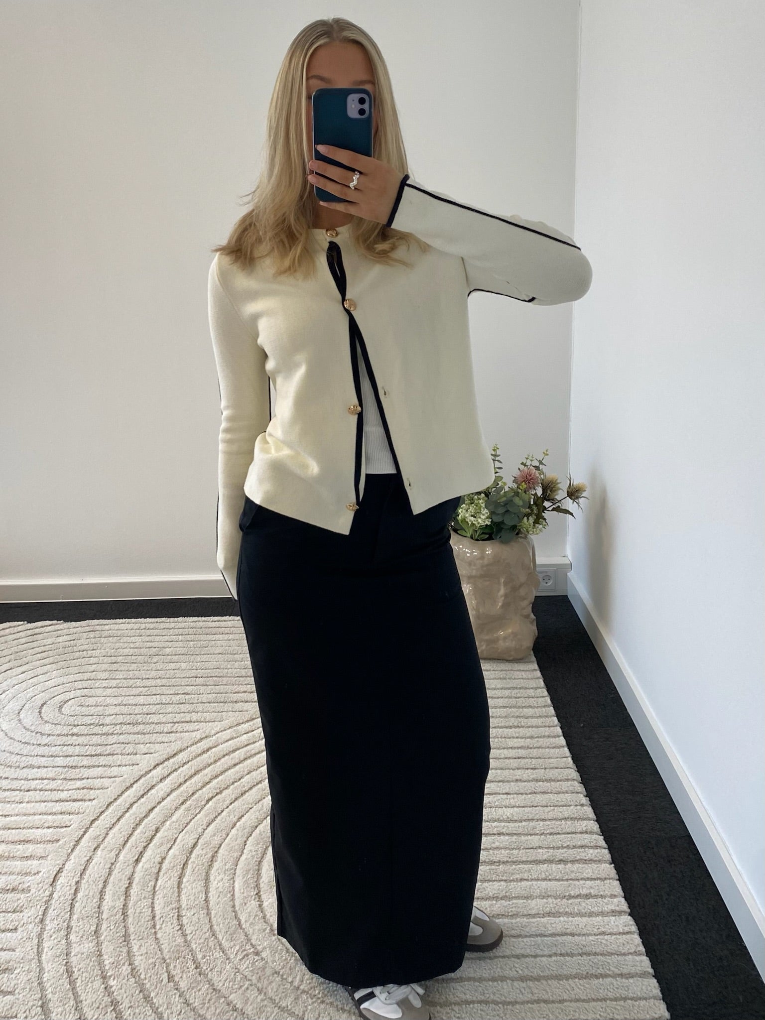 Carla Cardigan - White