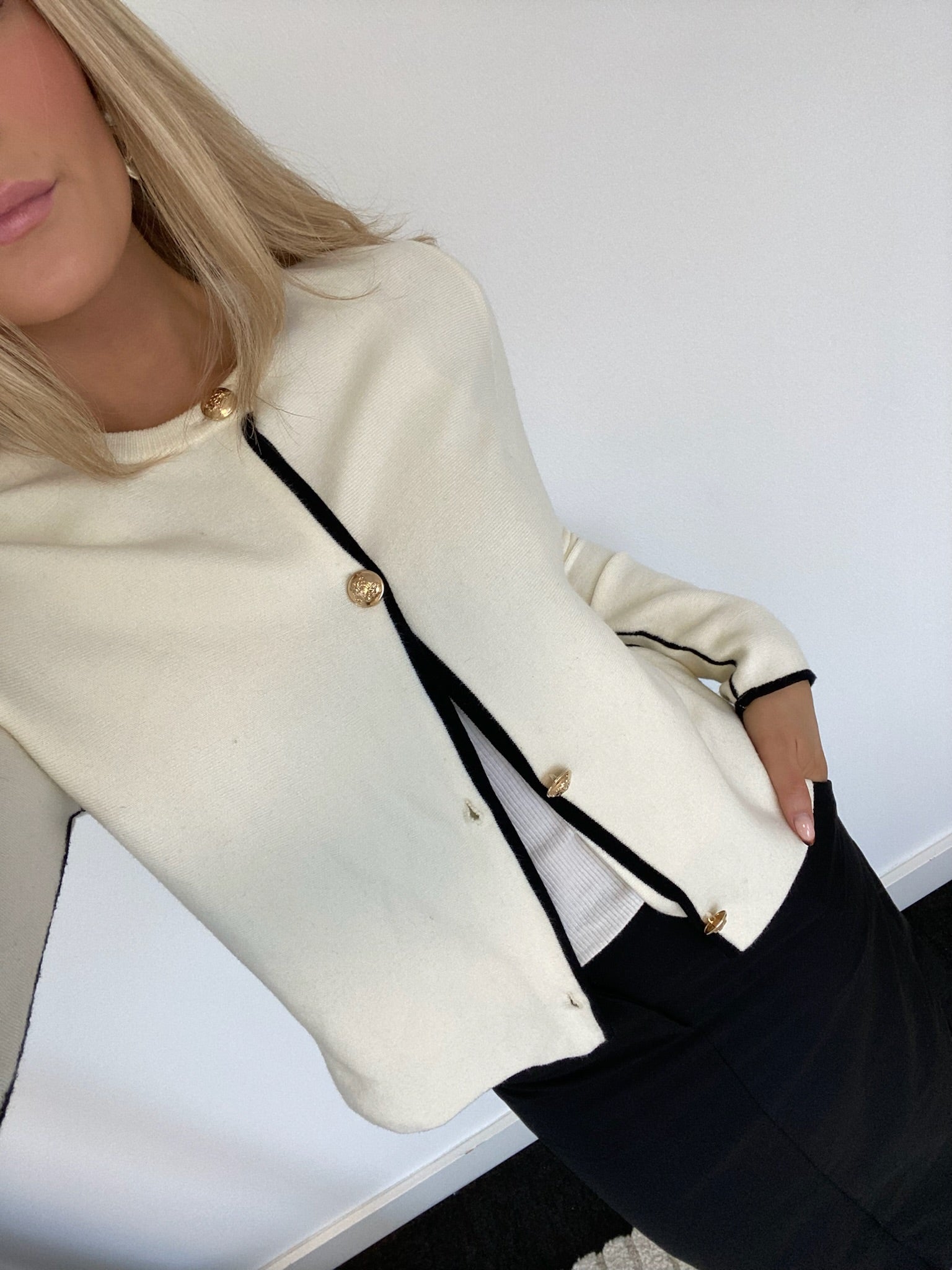 Carla Cardigan - White