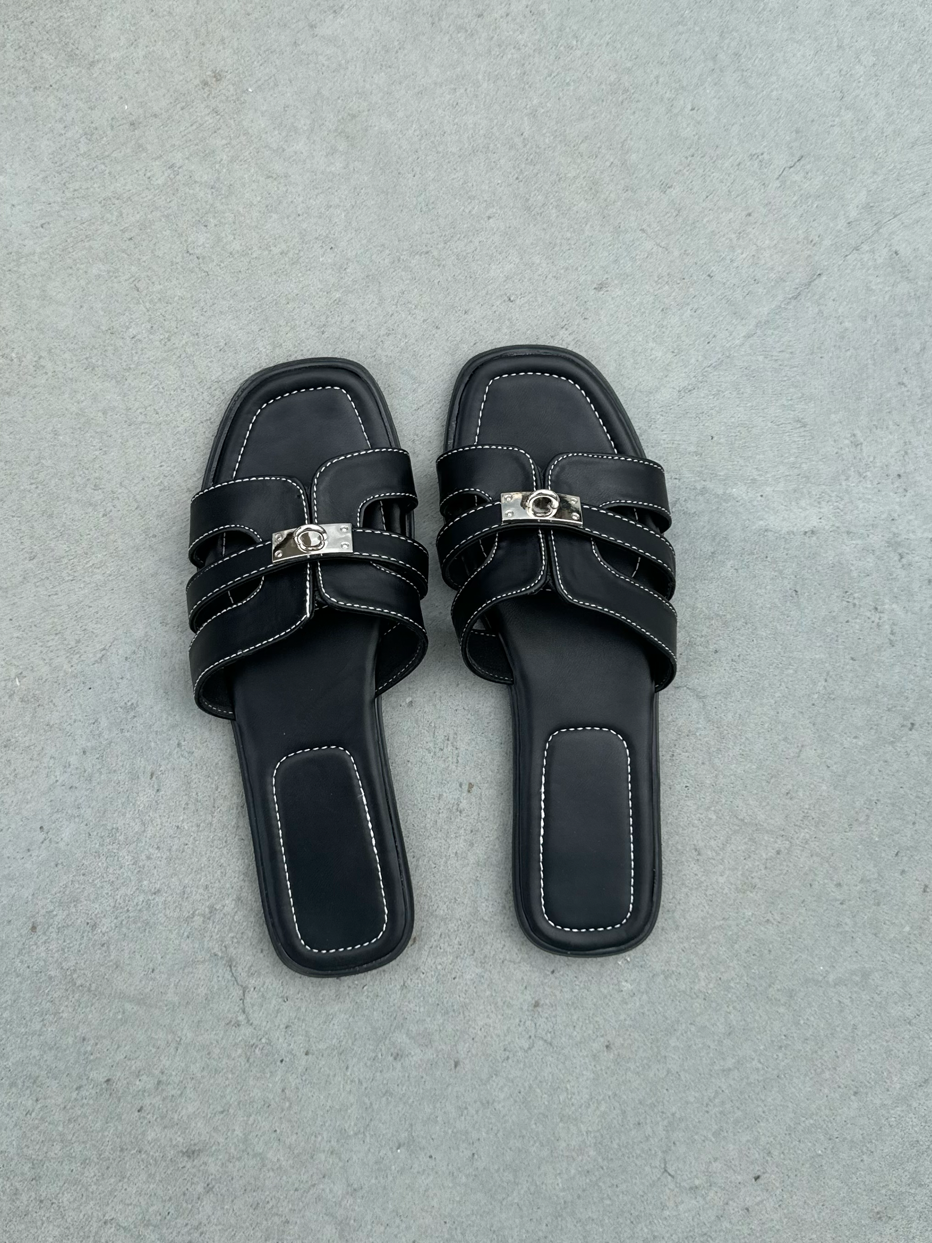 Luna Sandal - Black