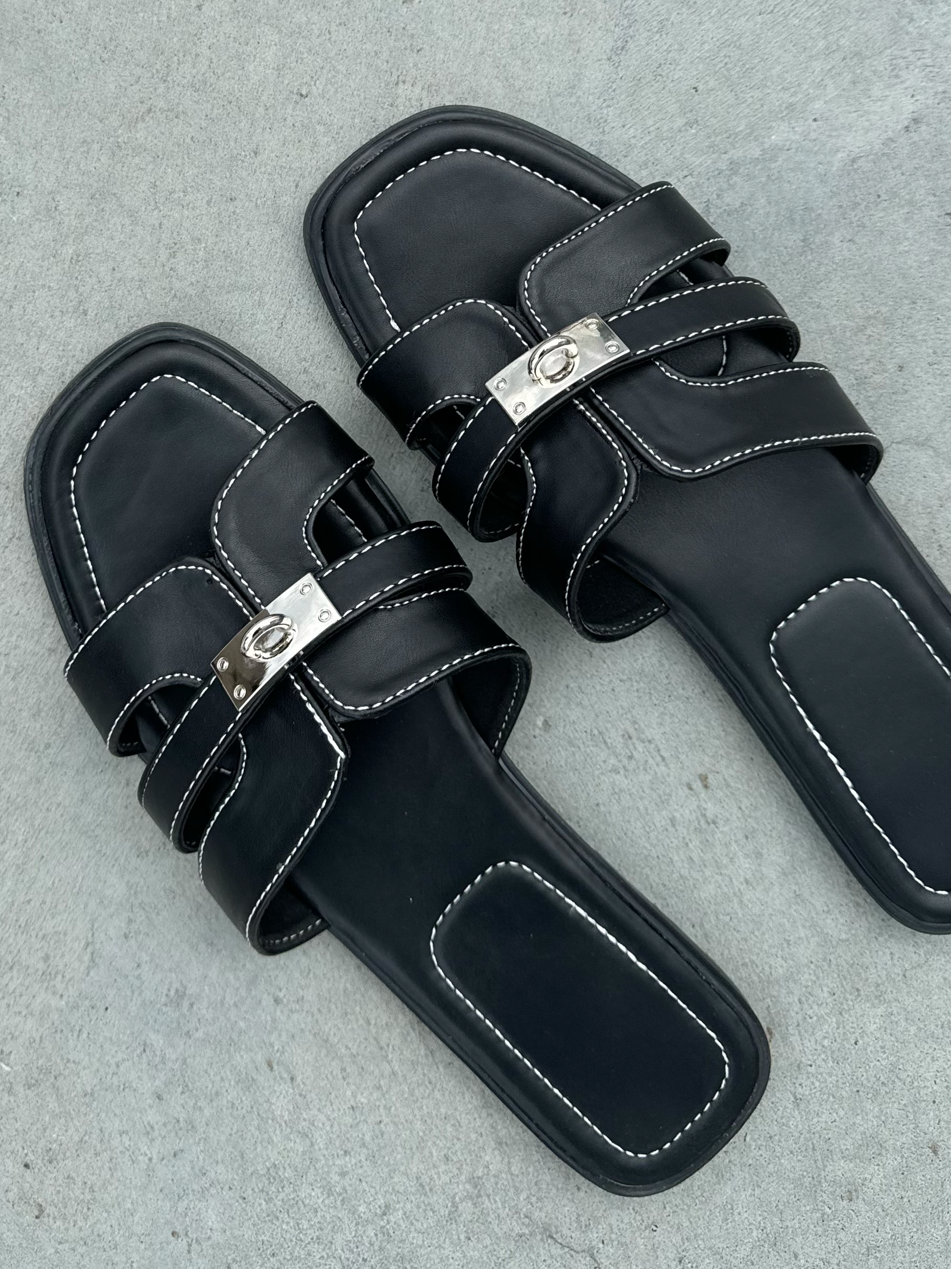 Luna Sandal - Black