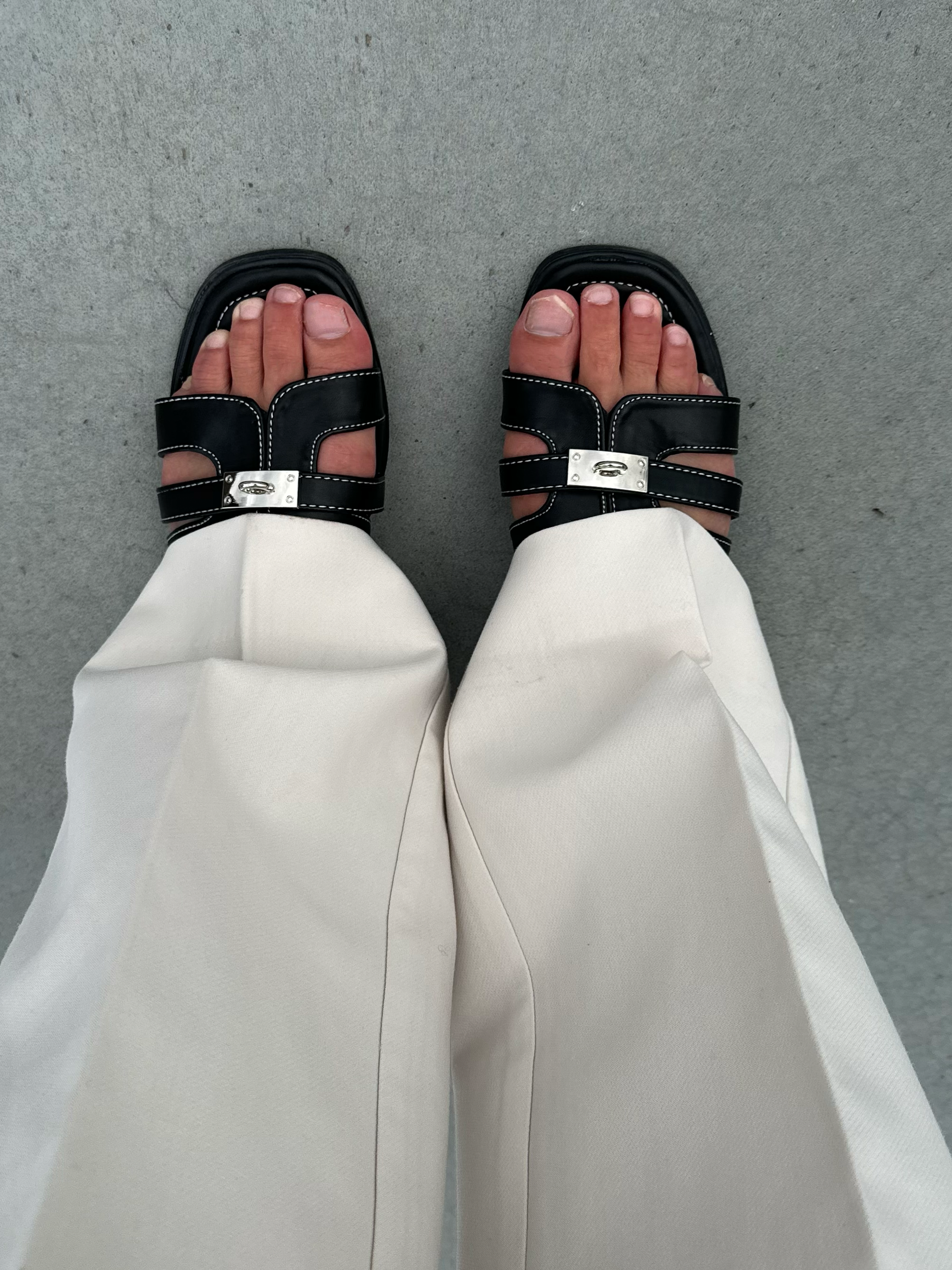 Luna Sandal - Black